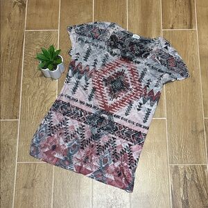 Charming CHARLIE ♥️ Aztec design top